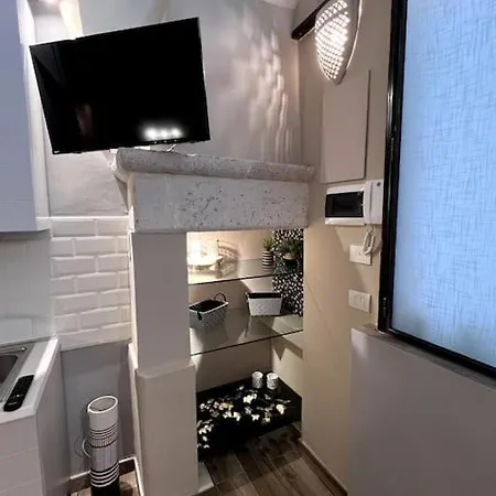 Dimora Cairoli - Elegante Loft Con Cucina Moderna Putignano