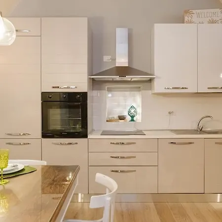 Apartament Dimora Cairoli - Elegante Loft Con Cucina Moderna Putignano